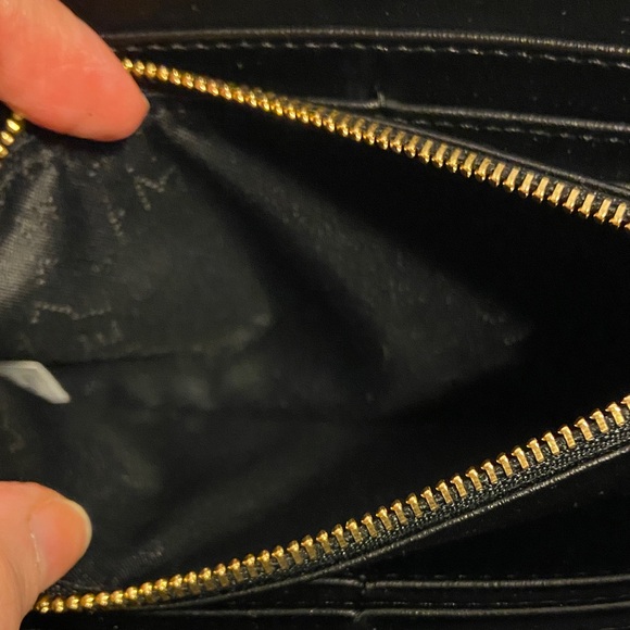 Stella McCartney Black and Gold Star long vegan leather Wallet - Picture 6 of 14